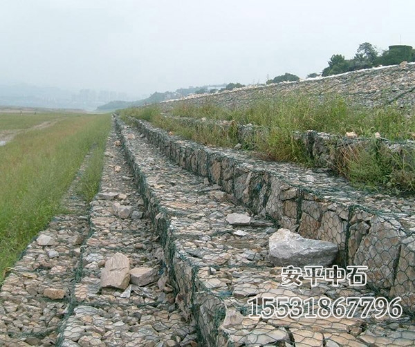 熱鍍鋅覆塑固濱籠護岸.jpg